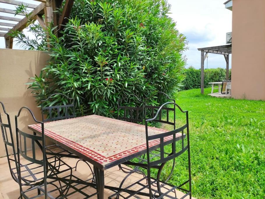 Saint-Saturnin-lès-AvignonLa Provencaleアパートメント エクステリア 写真