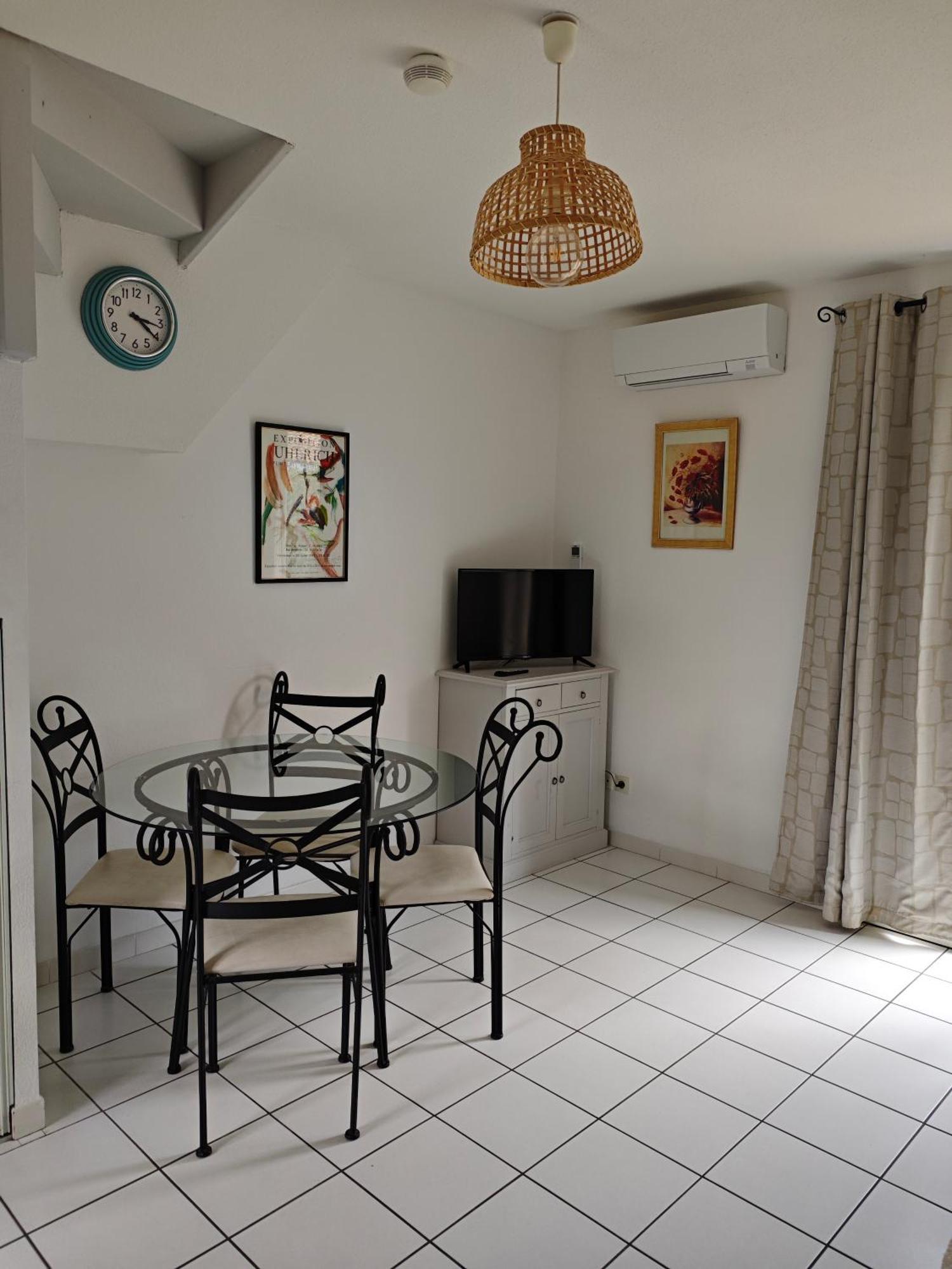 Saint-Saturnin-lès-AvignonLa Provencaleアパートメント エクステリア 写真